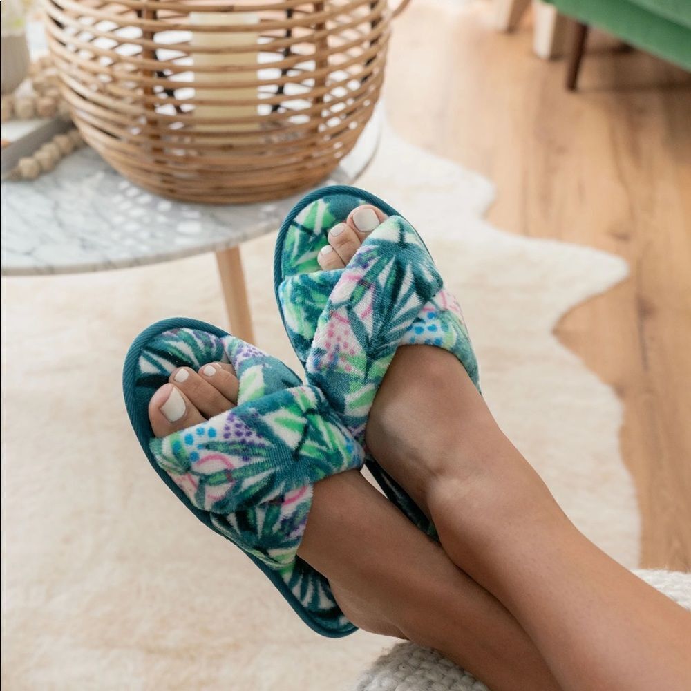 Island Time Slippers  - Picture 4 of 8